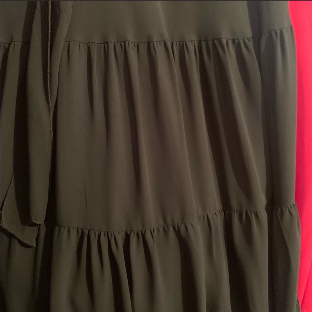 Connected Apparel Black Midi Dress Sz 10 Sleeveless VNeck Tiered Chiffon Classic - Picture 6 of 6
